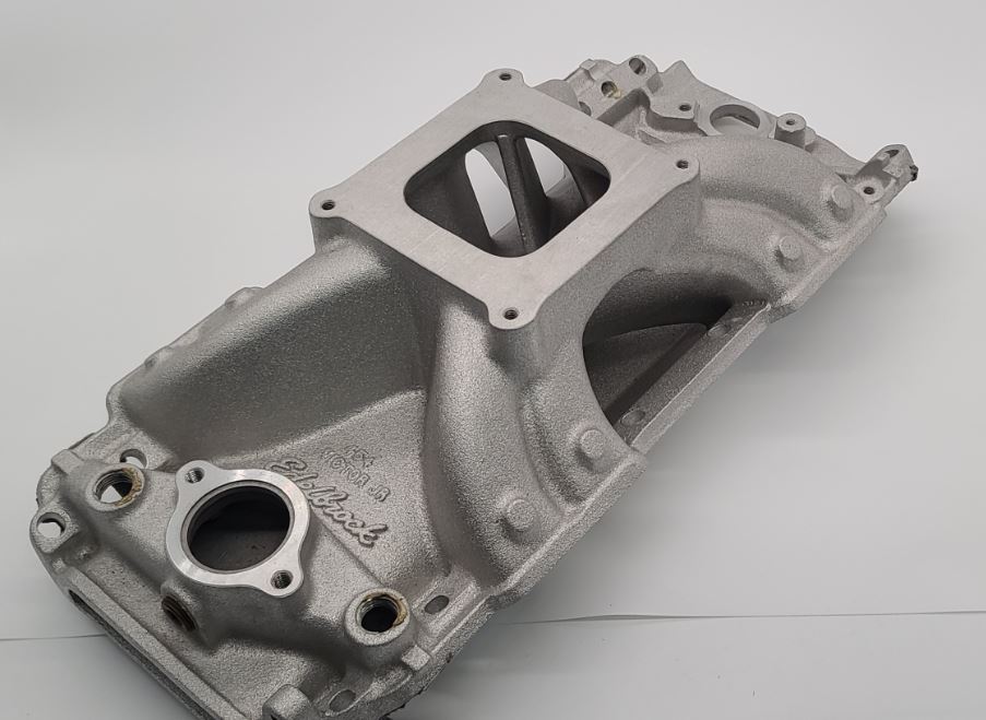 MANIFOLD パチーノ　シャーク箔貼り　新品未使用 Edelbrock 2896 - Manifold Bbc Short Deck Super Victor 565